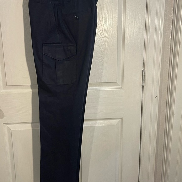 Blauer Men's Navy Cargo Pants - Picture 12 of 13